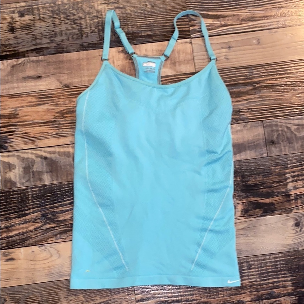 Nike tank with built in bra and adjustable straps size M/L